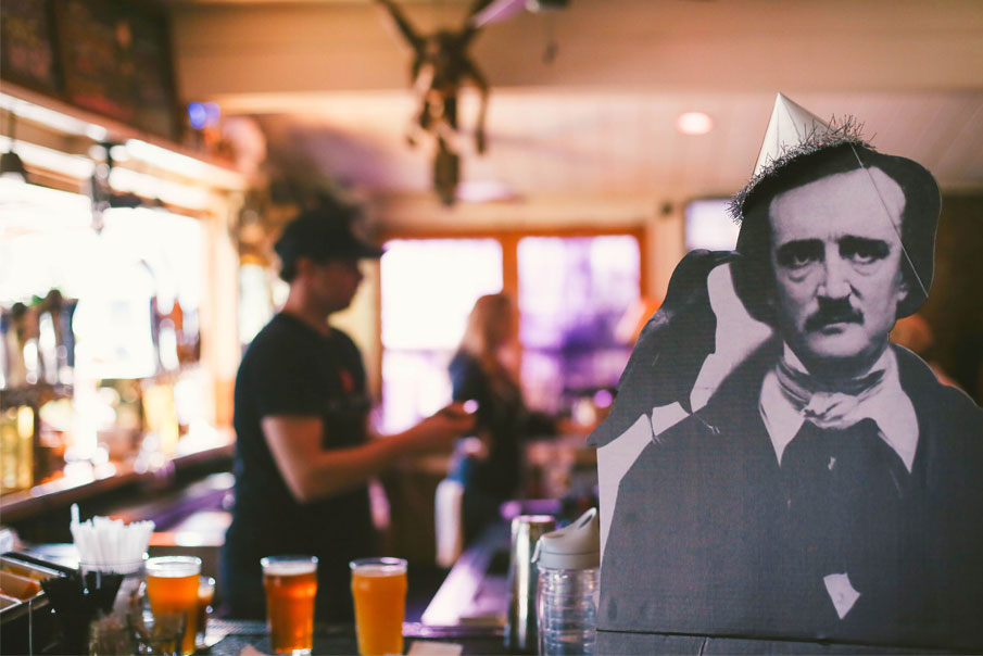 Poe’s Tavern: Haunting Homage With Great Burgers